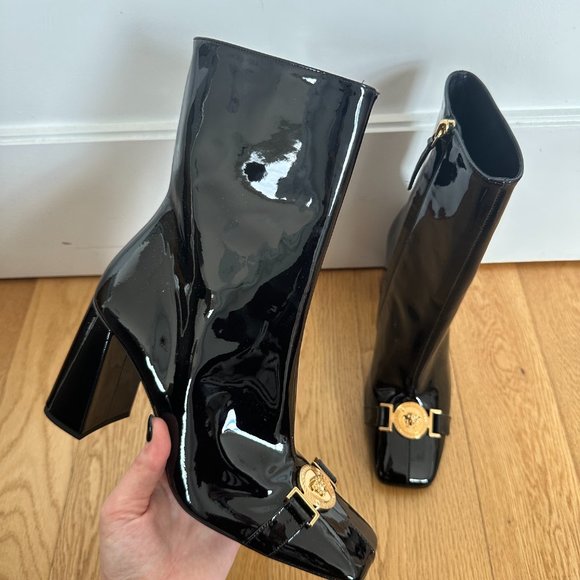 Versace Medusa Insignia Ankle Boots Square Toes Black Patent Leather Sz 38 - Picture 3 of 9